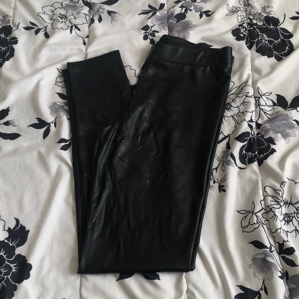 Faux leather black leggings